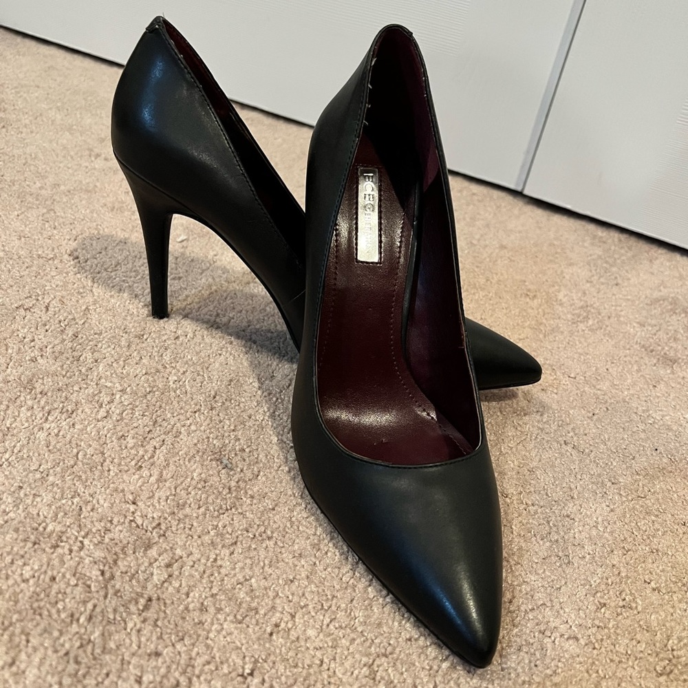 bcbgeneration size 9.5 black never been worn heels